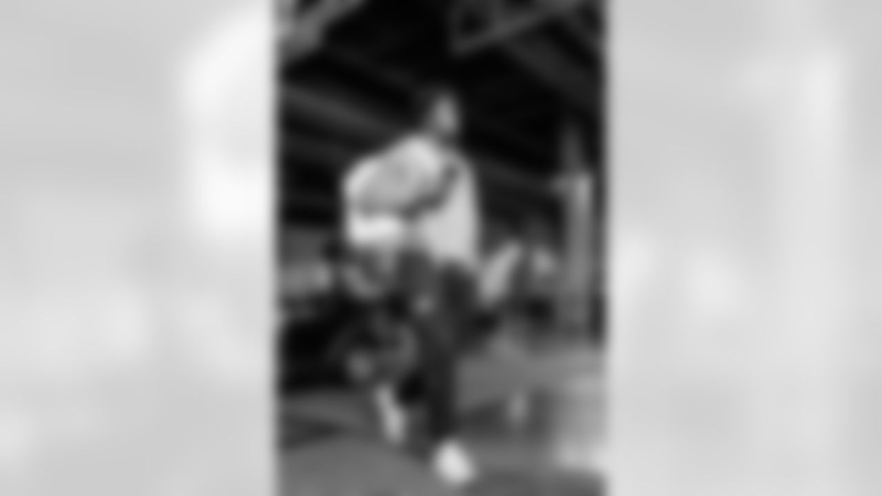 31 CB Darious Williams arrives at SoFi Stadium for today's matchup against the Seahawks