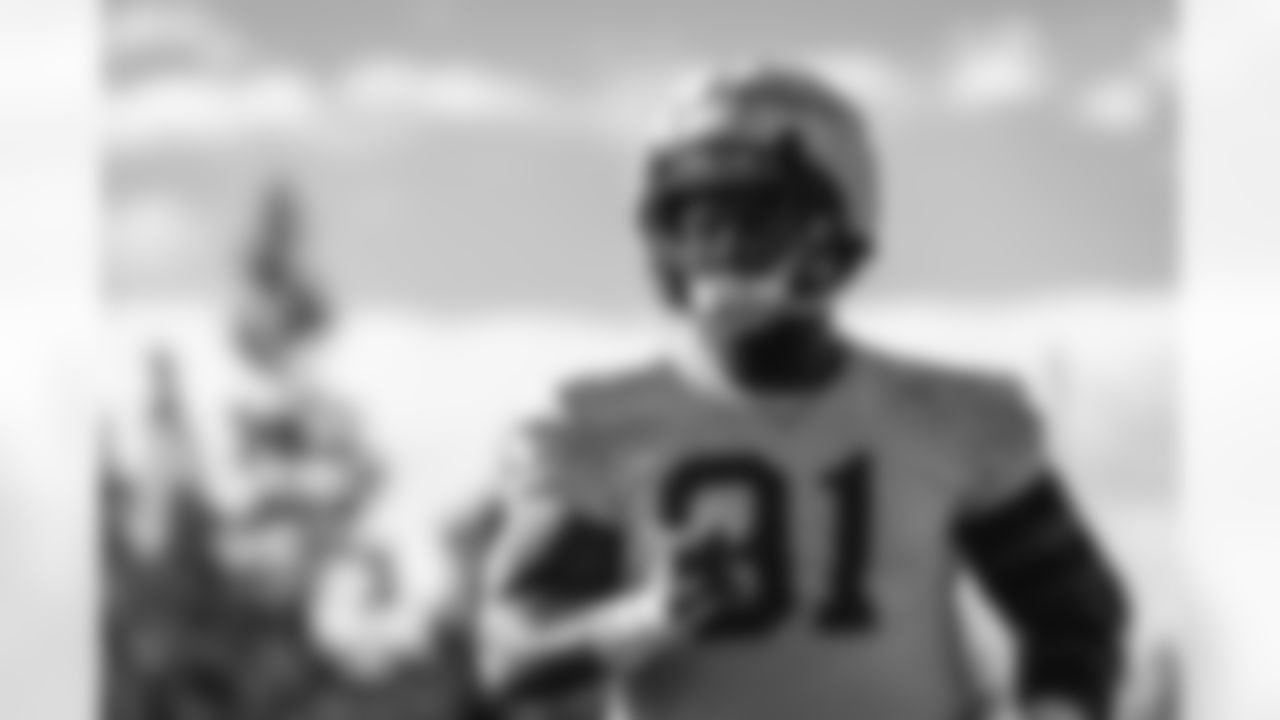 E_251203_Regular_Season_Week14_Practice_BT_00382