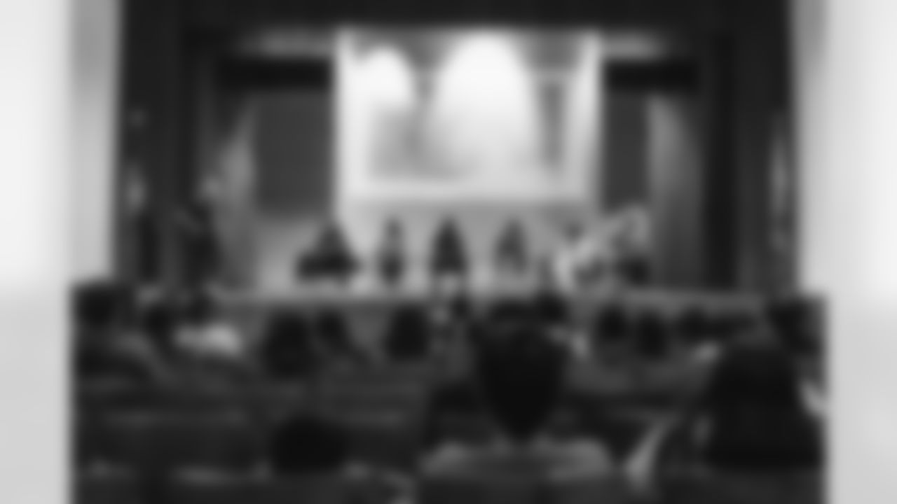 E_251209_STEAM_Squad_Visit_AD_0007