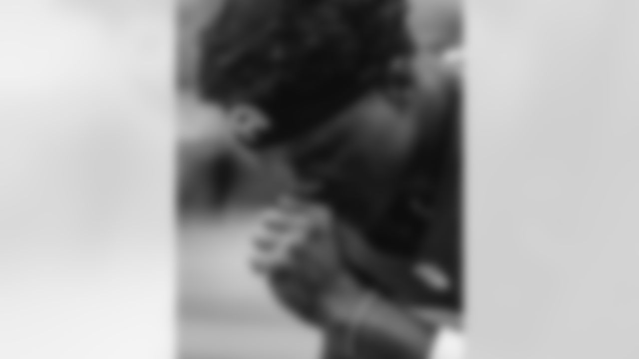 The Los Angeles Rams take on the Arizona Cardinals in week 18 of the 2025 NFL regular season.