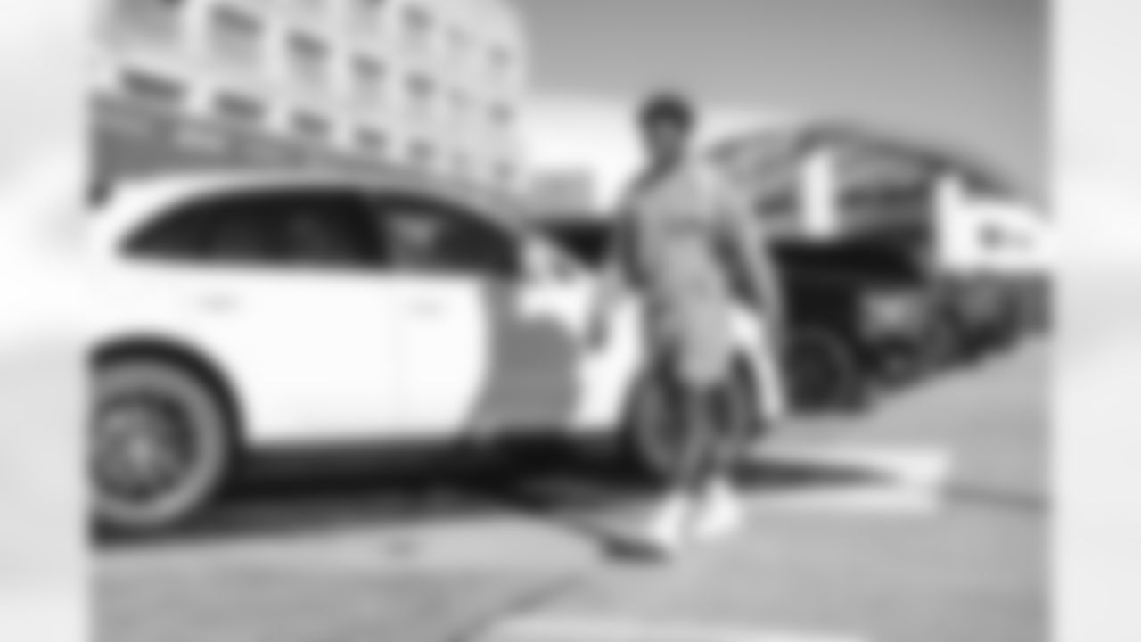 31 CB Darious Williams arrives at SoFi Stadium for Sunday Night Football against the Buccaneers