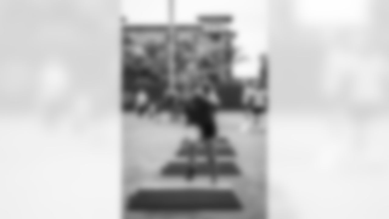 E_TOW24032