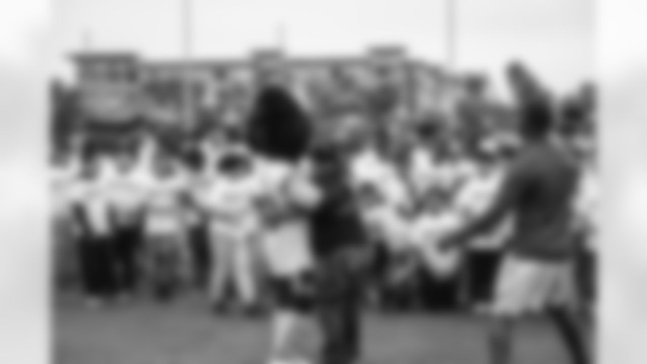 E_250914_Football_Meets_Football_Clinic_JM_0035