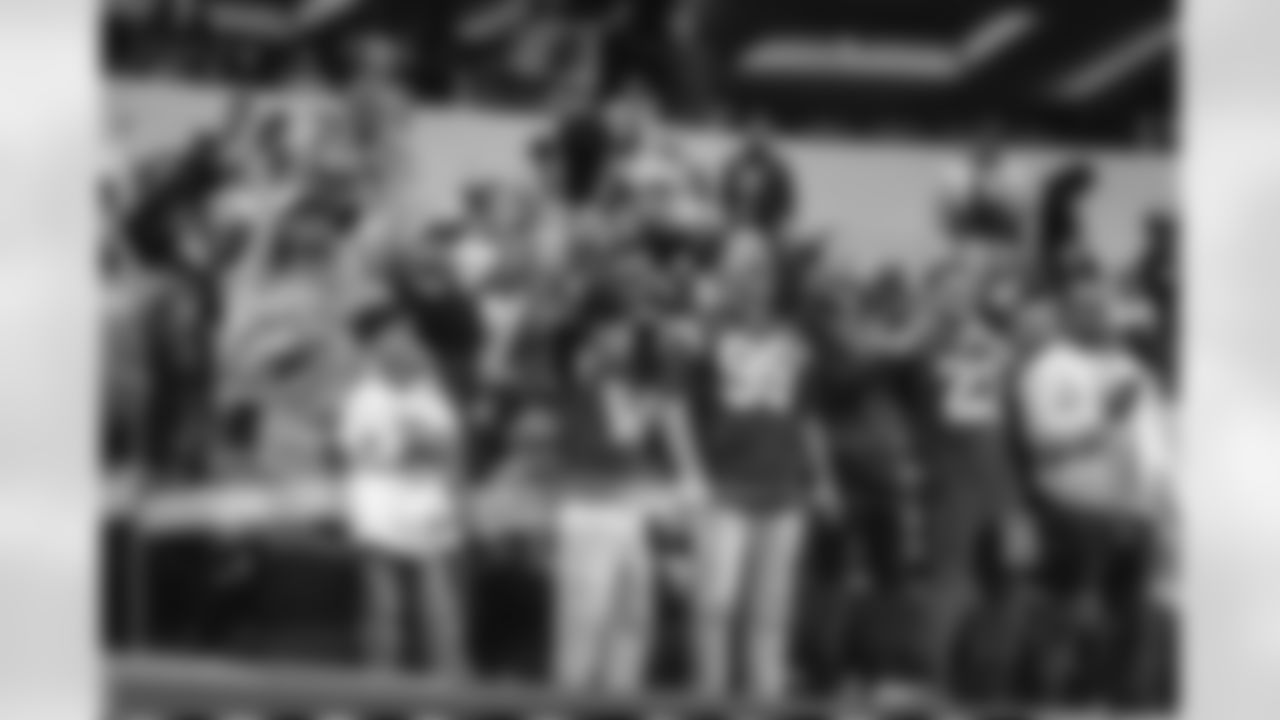 E_260104_Rams_vs_Cardinals_TE_496