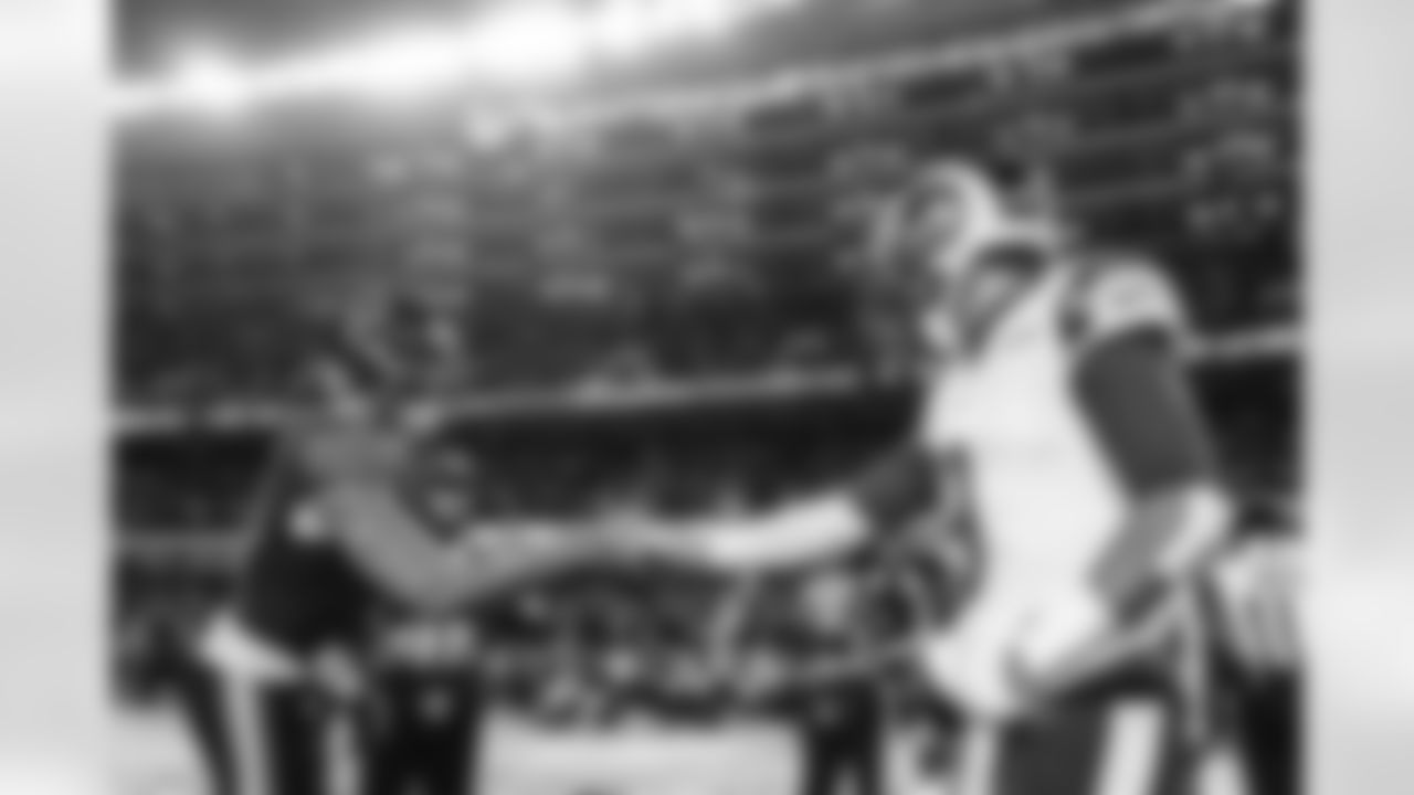 The Los Angeles Rams take on the Chicago Bears in the divisional round of the 2025 NFL post season.