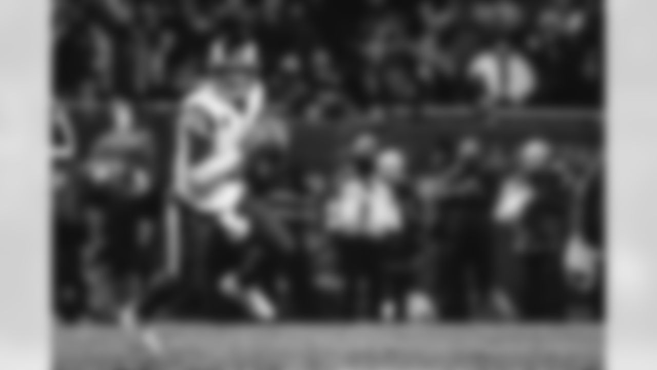 The Los Angeles Rams take on the Chicago Bears in the divisional round of the 2025 NFL post season.