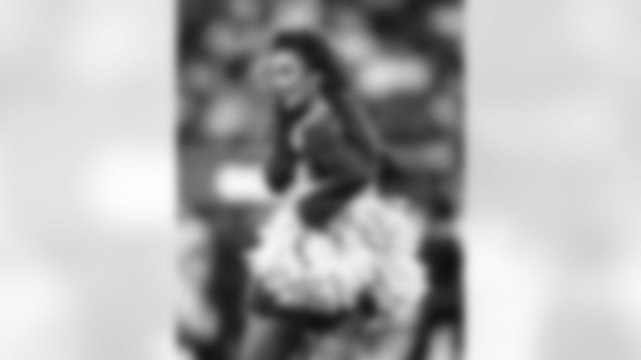 The Los Angeles Rams take on the Tampa Bay Buccaneers in week 12 of the 2025 NFL regular season.