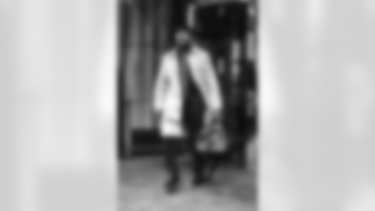 The Los Angeles Rams take on the Chicago Bears in the divisional round of the 2025 NFL post season.