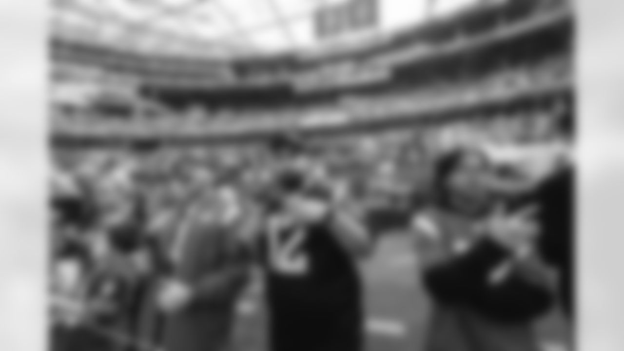 The Los Angeles Rams take on the Detroit Lions in week 15 of the 2025 NFL regular season.