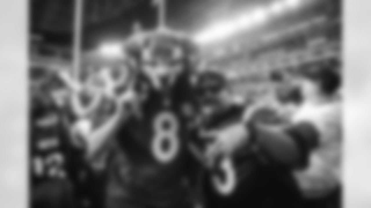 The Los Angeles Rams take on the Tampa Bay Buccaneers during week 12 of the 2025 regular season.