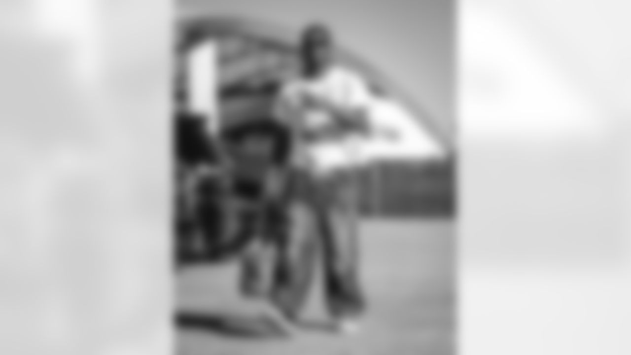 The Los Angeles Rams take on the Tampa Bay Buccaneers in week 12 of the 2025 NFL regular season.