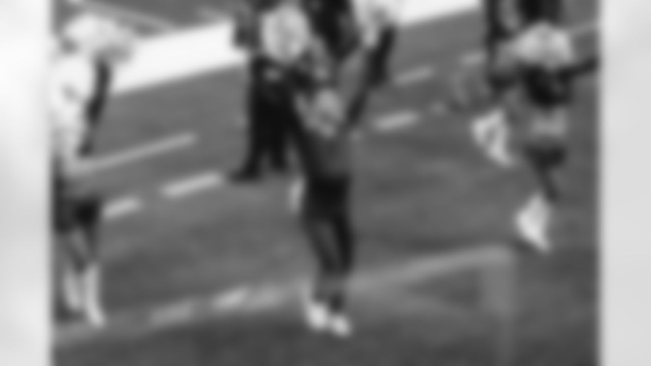 The Los Angeles Rams take on the Arizona Cardinals at SoFi Stadium in Week 18 of the 2025 season.