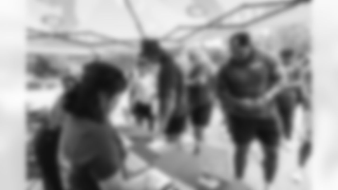 E_250606_1030_City_Year_Beautification_20889