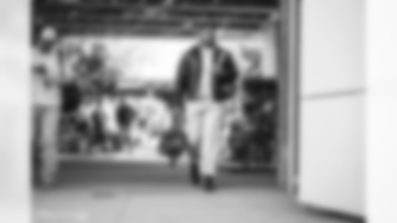 57 DL Ty Hamilton travels to Levi's Stadium for today's Week 10 matchup against the 49ers.