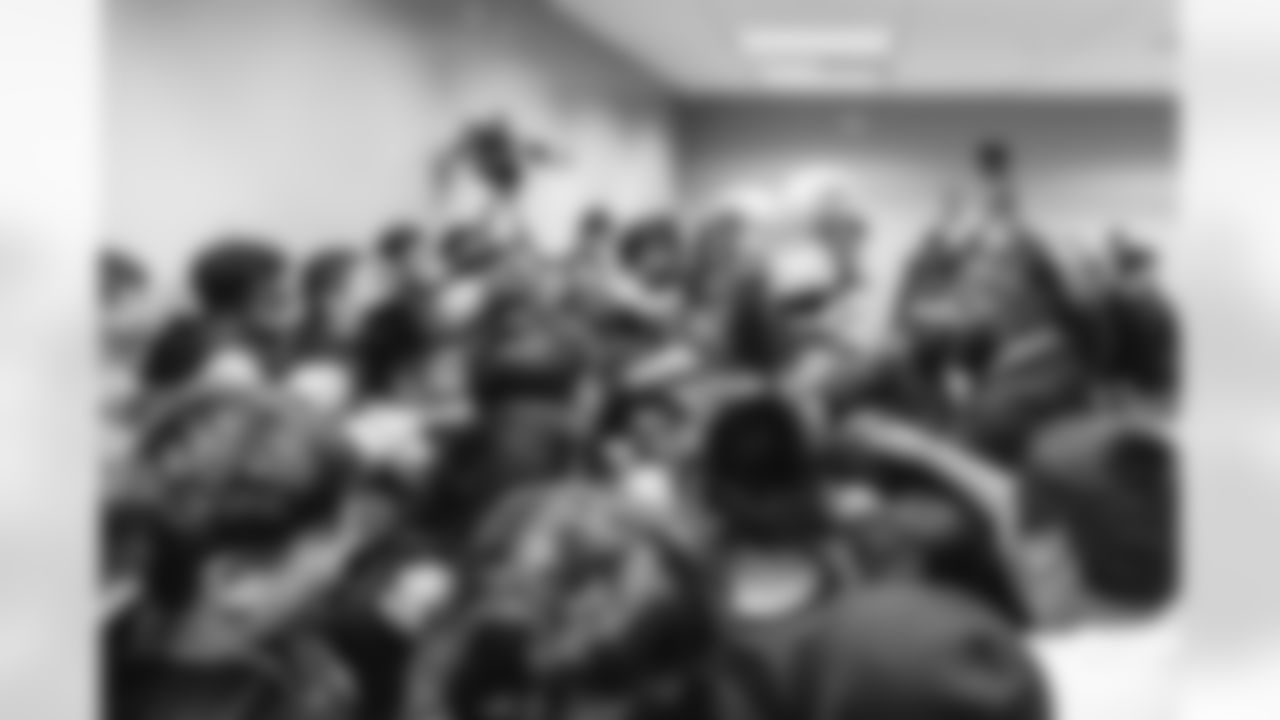 E_251118_KyrenWilliams_NELincoln_Rams_Turkey_Distribution_AD_0146