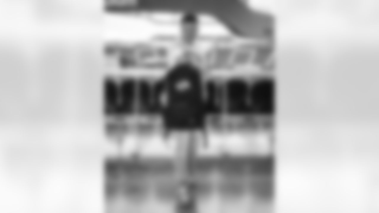 The Los Angeles Rams take on the Arizona Cardinals in week 18 of the 2025 NFL regular season.