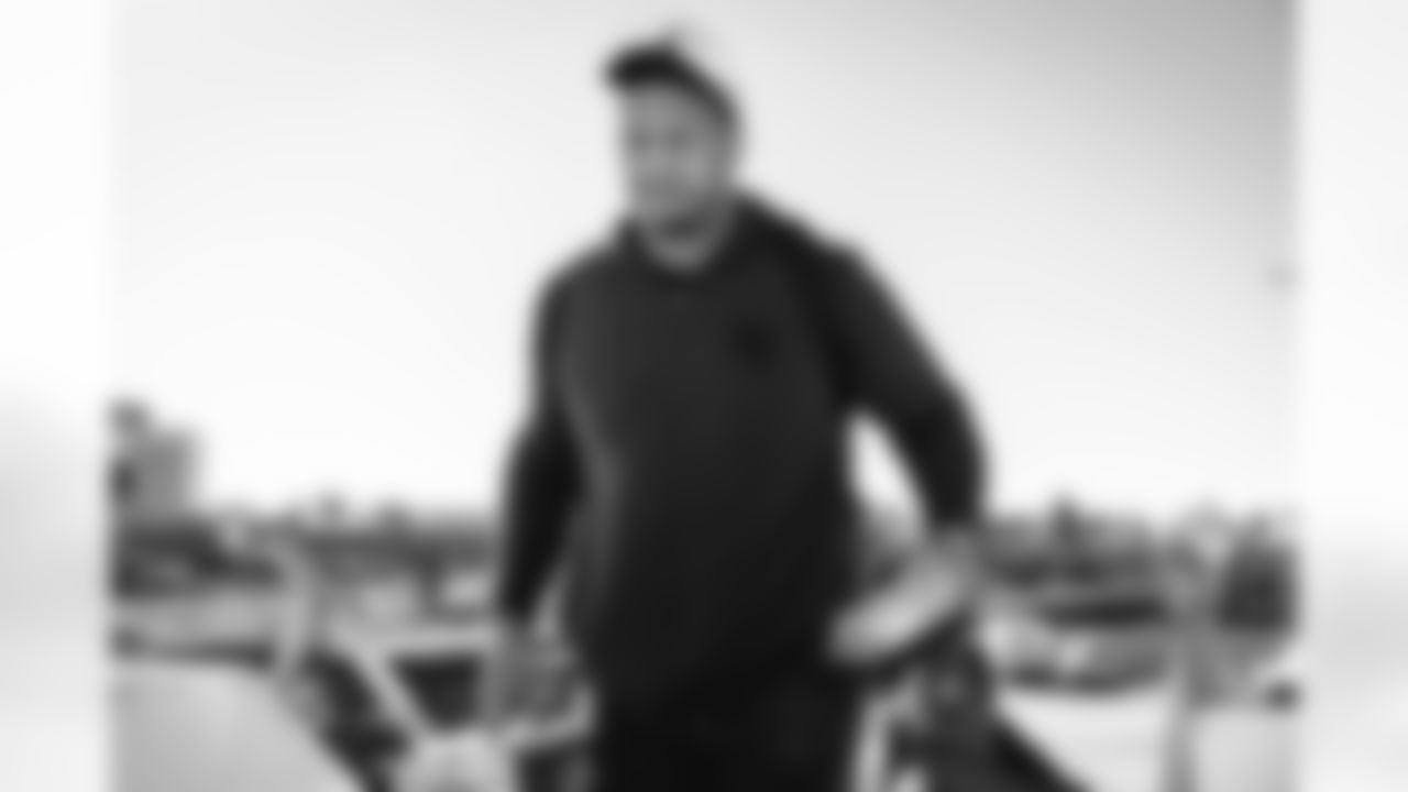 77 OL Alaric Jackson travels to Carolina for Wild Card matchup vs. Panthers