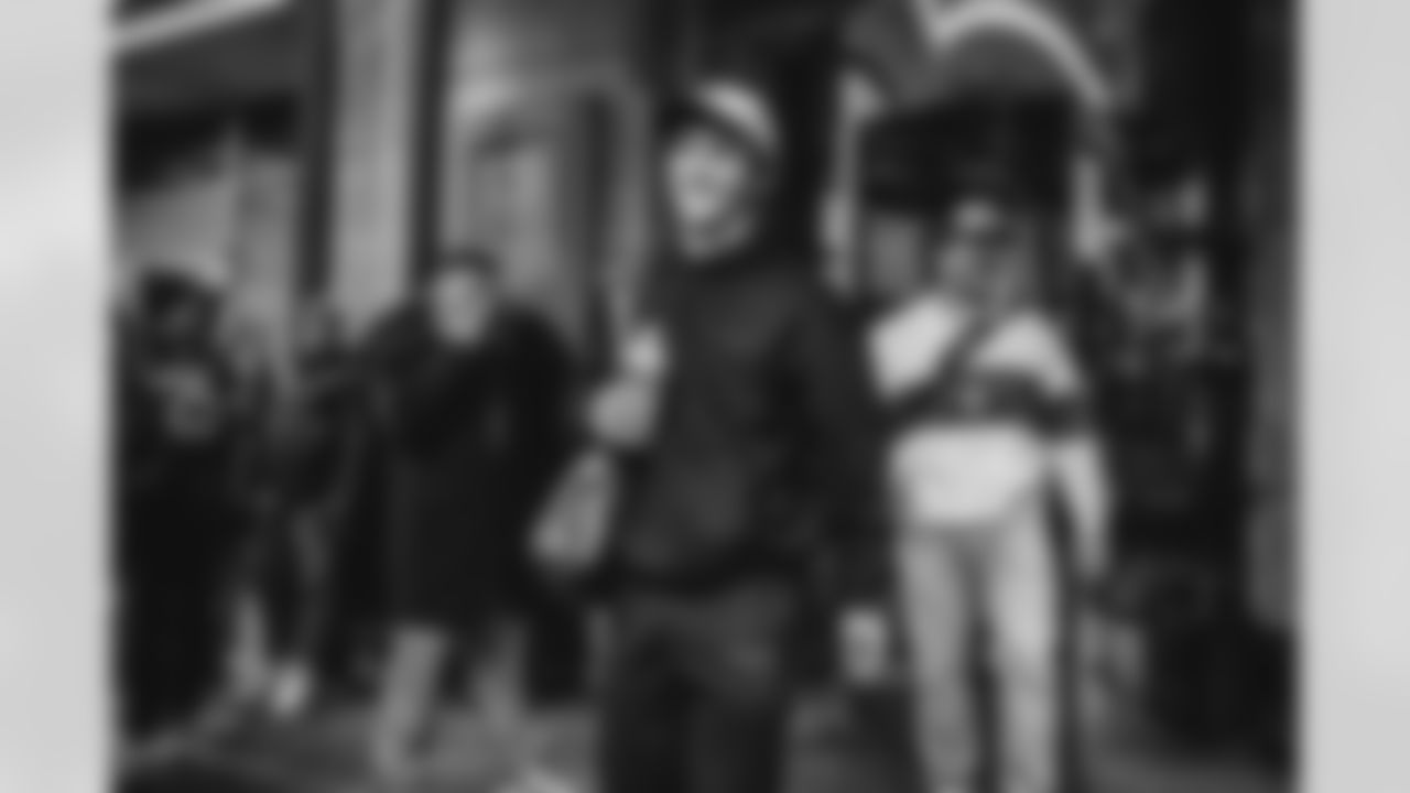 13 QB Stetson Bennett IV travels to Soldier Field for divisional playoff game vs. Bears