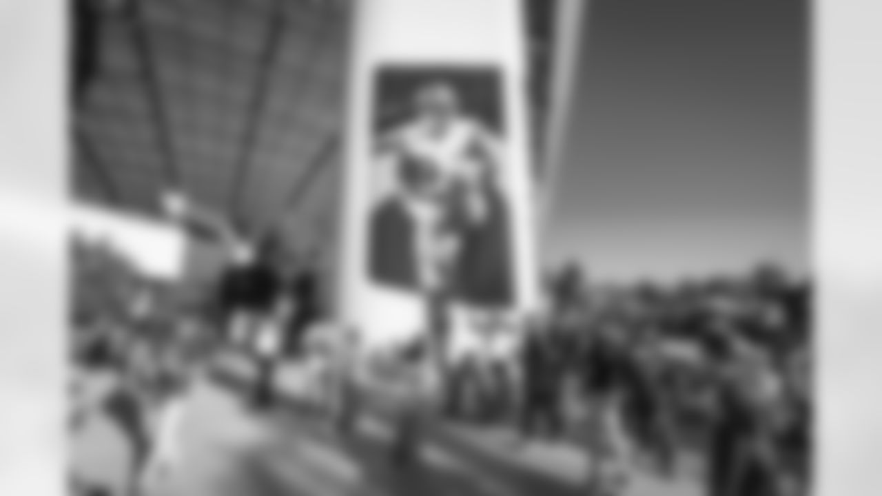 The Los Angeles Rams take on the Tampa Bay Buccaneers in week 12 of the 2025 NFL regular season.