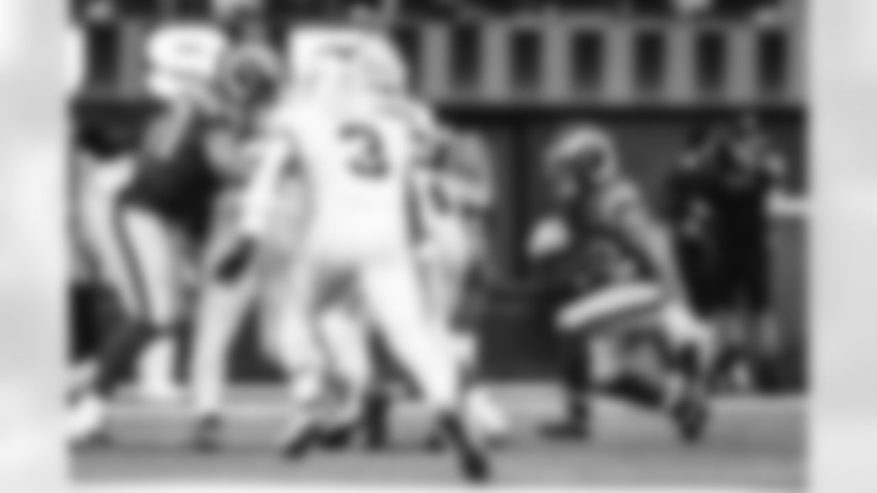 The Los Angeles Rams take on the Arizona Cardinals in week 18 of the 2025 NFL regular season.