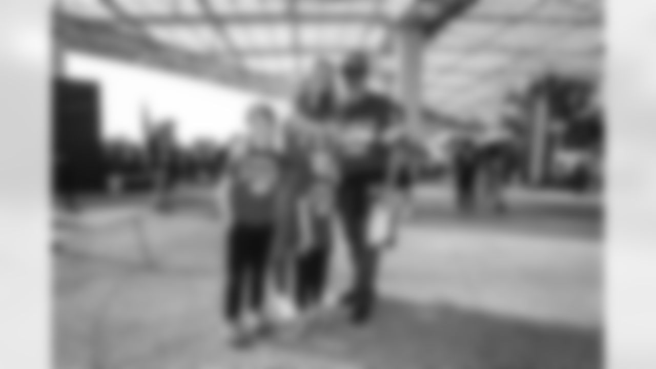 The Los Angeles Rams take on the Detroit Lions in week 15 of the 2025 NFL regular season.