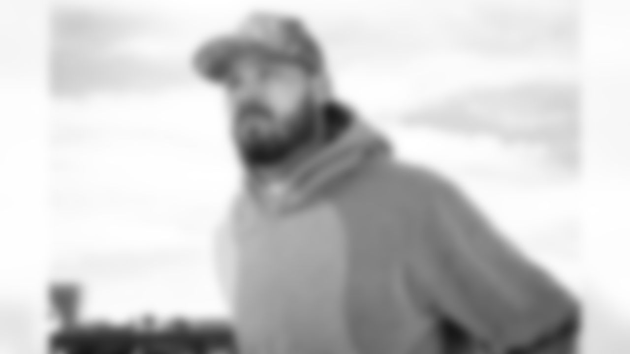 84 TE Colby Parkinson travels to Chicago for Divisional matchup vs. Bears