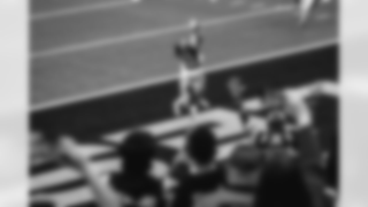 The Los Angeles Rams take on the Arizona Cardinals at SoFi Stadium in Week 18 of the 2025 season.