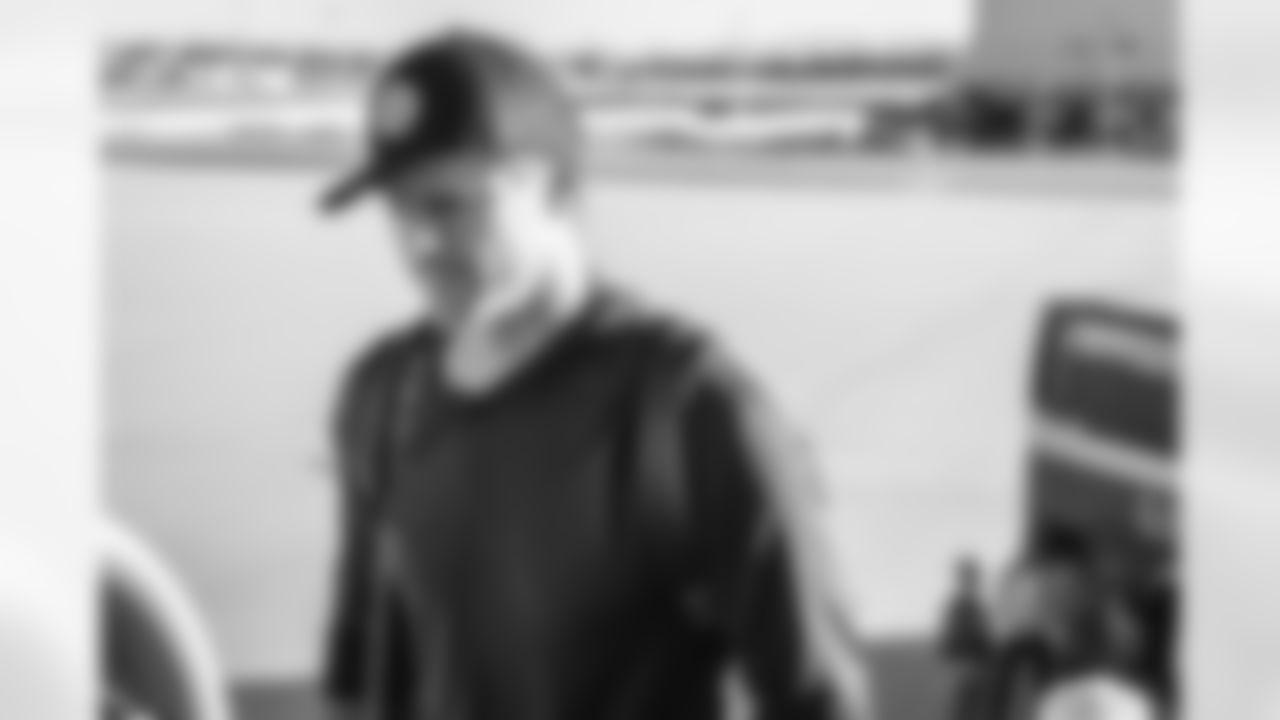 E_251206_Regular_Season_Week_14_Travel_BT_0032