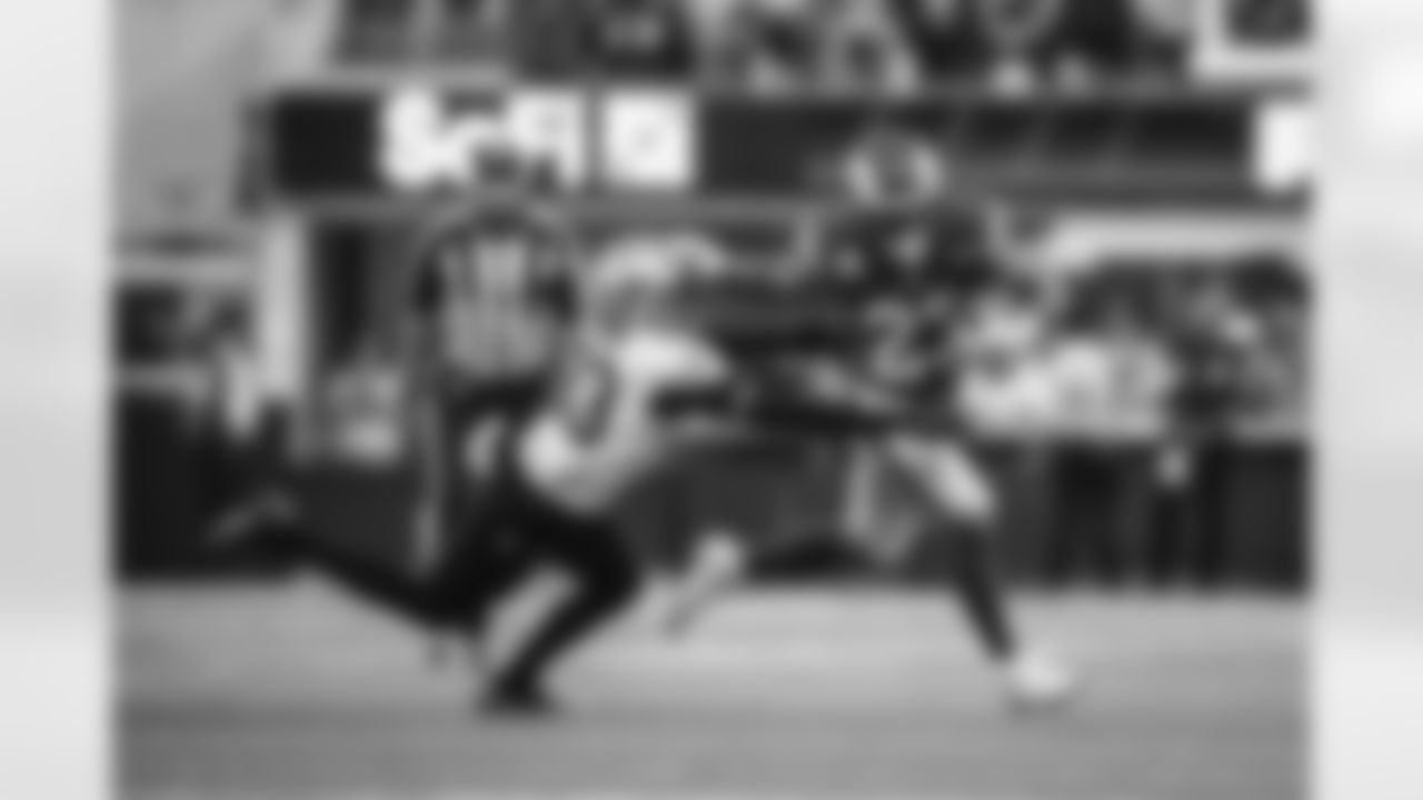 The Los Angeles Rams take on the New Orleans Saints in week 9 of the 2025 NFL regular season.