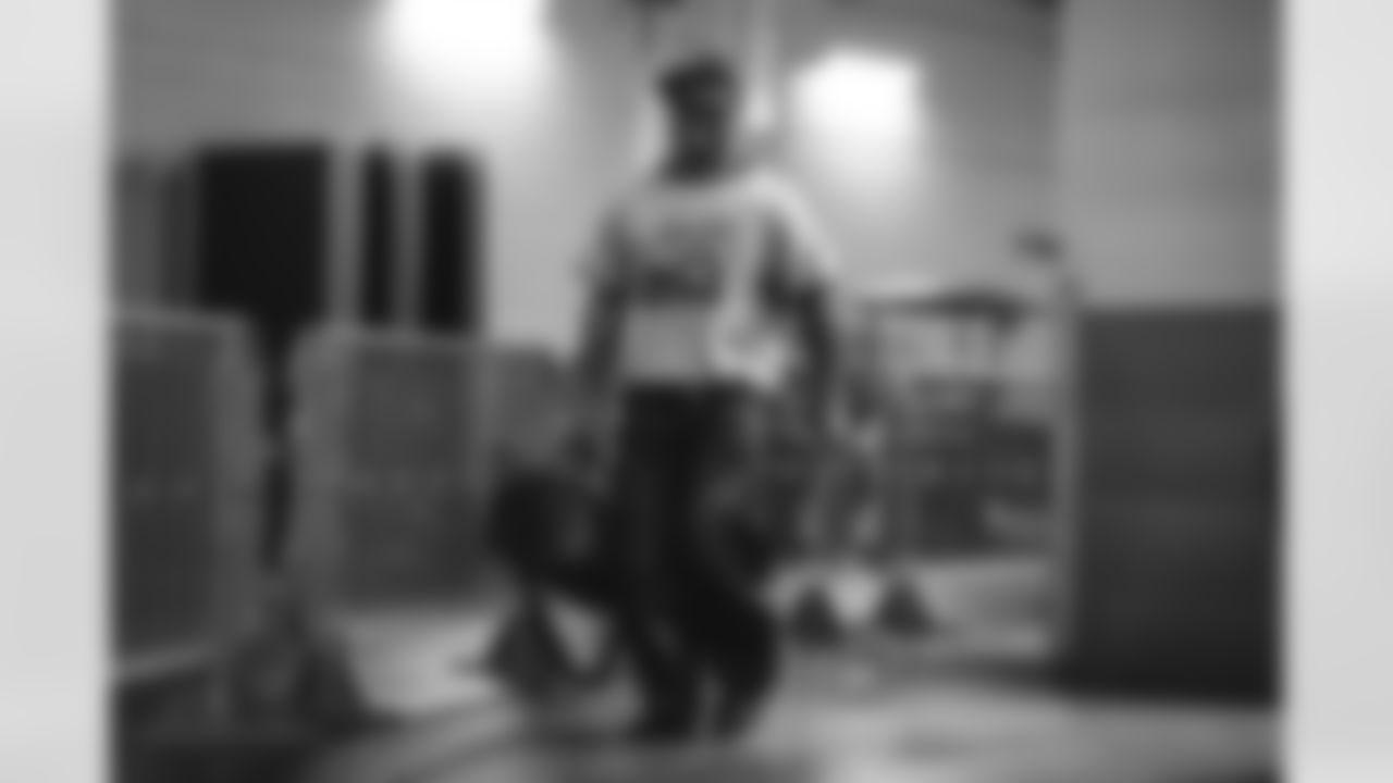 27 RB Jarquez Hunter arrives at Mercedes-Benz Stadium for Monday Night Football vs. Falcons