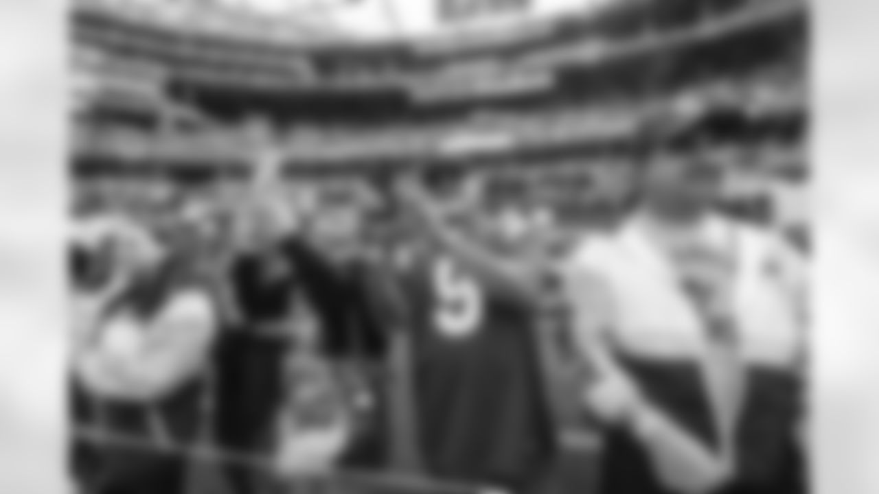 The Los Angeles Rams take on the Detroit Lions in week 15 of the 2025 NFL regular season.