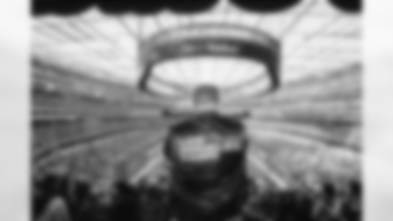 The Los Angeles Rams take on the Detroit Lions in week 15 of the 2025 NFL regular season.