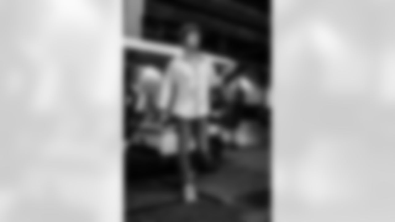 13 QB Stetson Bennett IV arrives at SoFi Stadium for today's matchup against the Seahawks