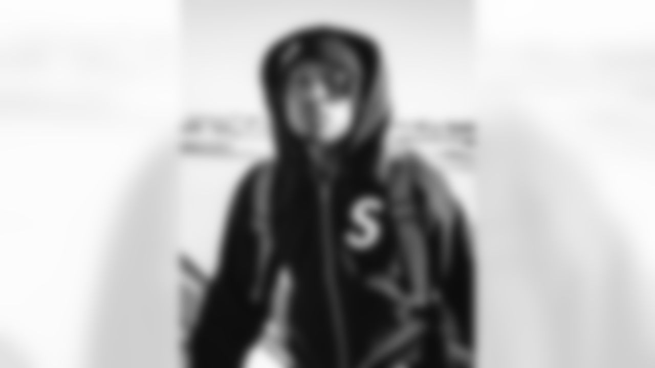 E_251206_Regular_Season_Week_14_Travel_BT_0088