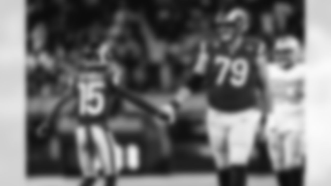 The Los Angeles Rams take on the Las Vegas Raiders during Week 14 of the 2022 NFL regular season.