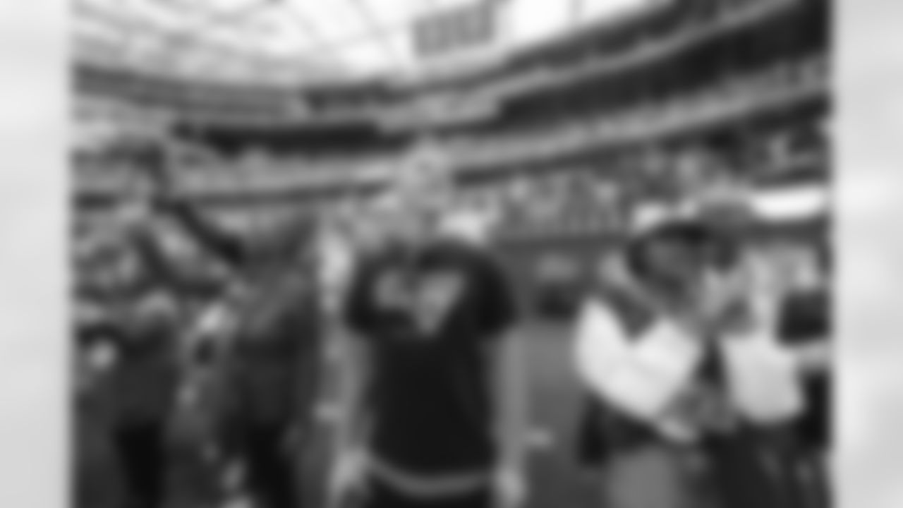 The Los Angeles Rams take on the Detroit Lions in week 15 of the 2025 NFL regular season.