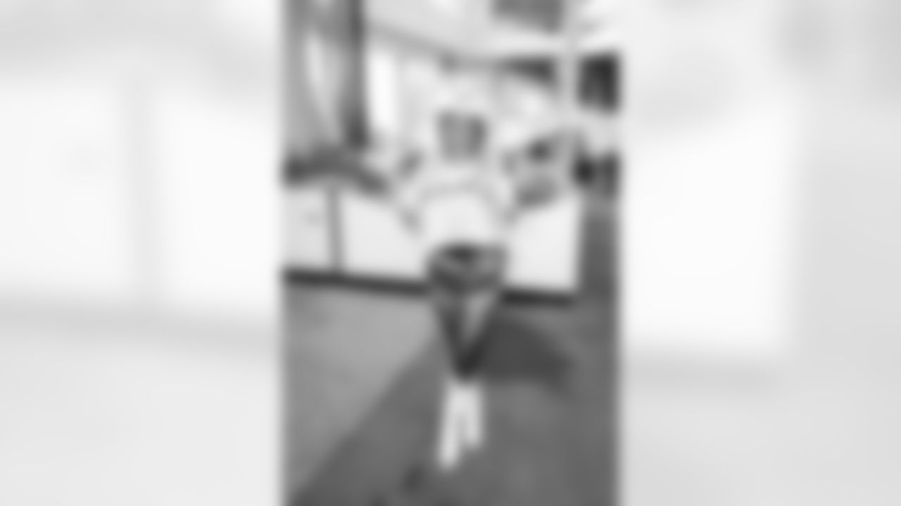 E_260104_Rams_vs_Cardinals_TE_052