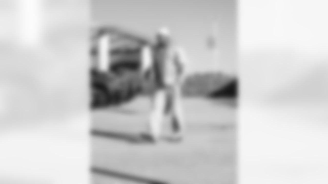 30 CB Josh Wallace arrives at SoFi Stadium for Sunday Night Football against the Buccaneers