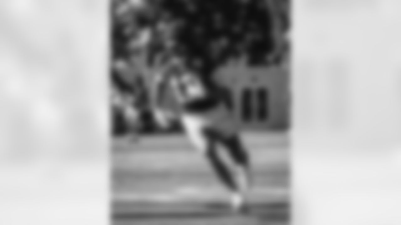 E_251211_Regular_Season_Week15_Practice_AD_0892