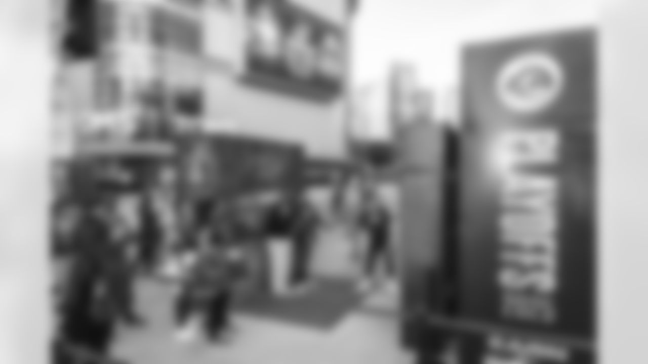 E_260116_Experiential_Playoffs_Activation_RH_0042