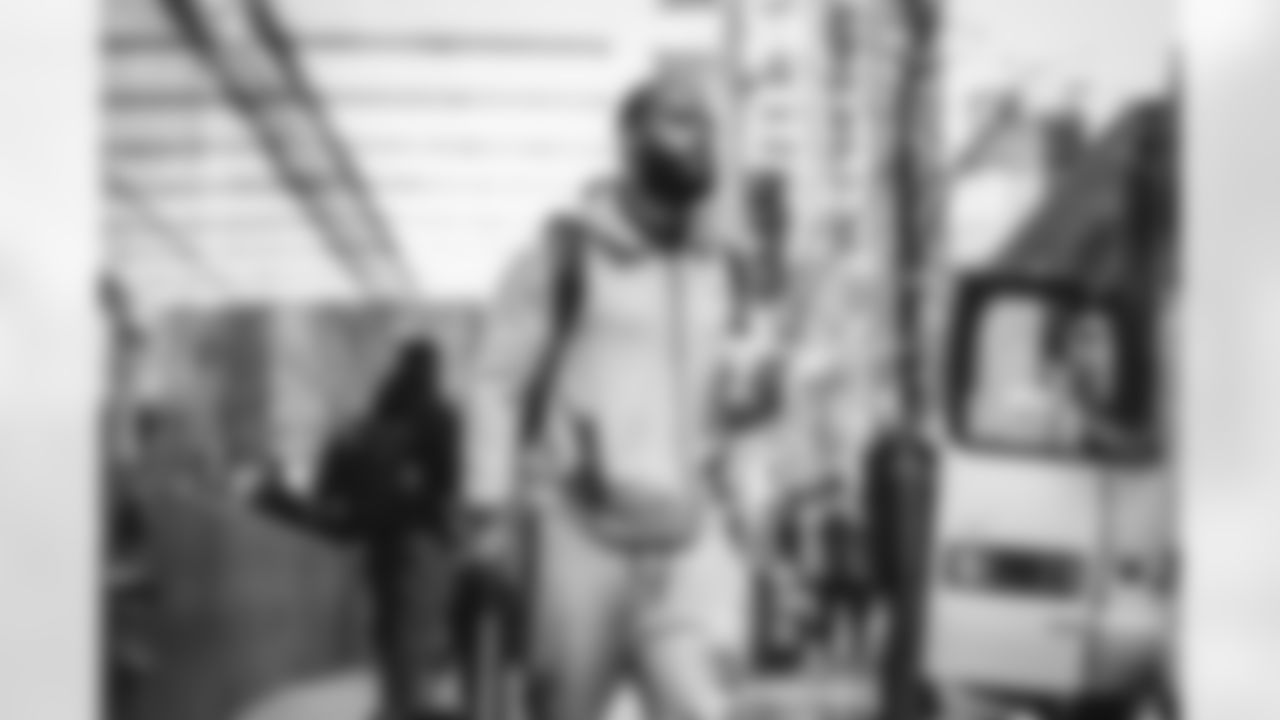 48 ILB Omar Speights travels to Lumen Field for Thursday Night Football vs. the Seahawks