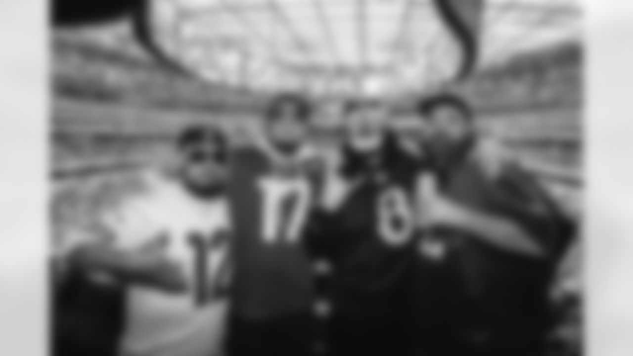 The Los Angeles Rams take on the Arizona Cardinals in week 18 of the 2025 NFL regular season.