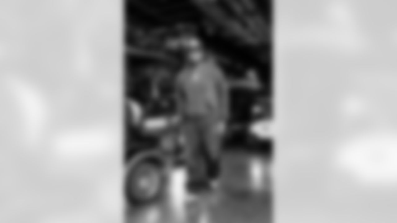 52 DE Larrell Murchison arrives at SoFi Stadium for today's matchup against the Seahawks