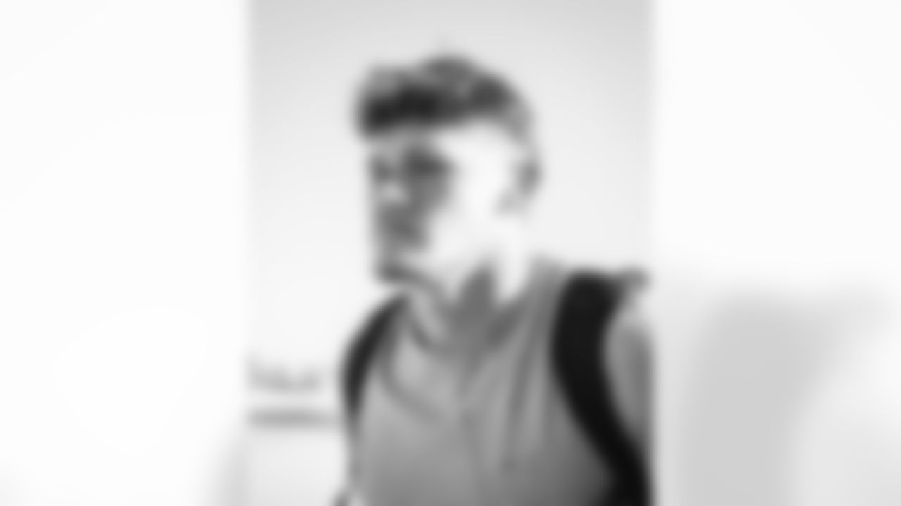 E_251206_Regular_Season_Week_14_Travel_BT_0077