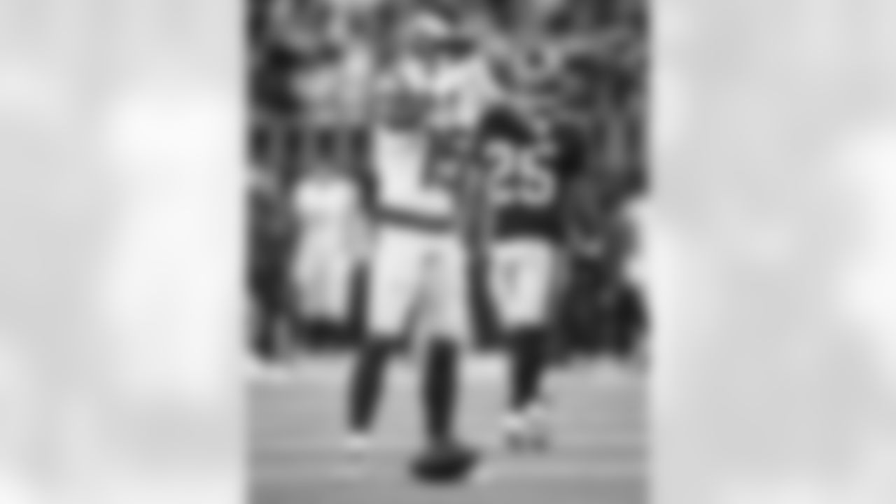 The Los Angeles Rams take on the Tampa Bay Buccaneers in week 12 of the 2025 NFL regular season.