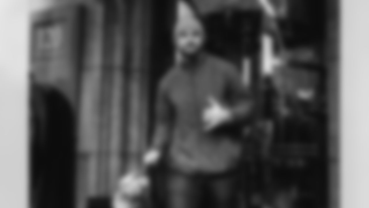 The Los Angeles Rams take on the Chicago Bears in the divisional round of the 2025 NFL post season.