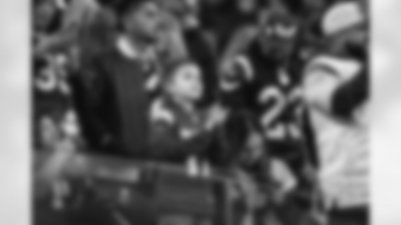 E_260104_Rams_vs_Cardinals_TE_675