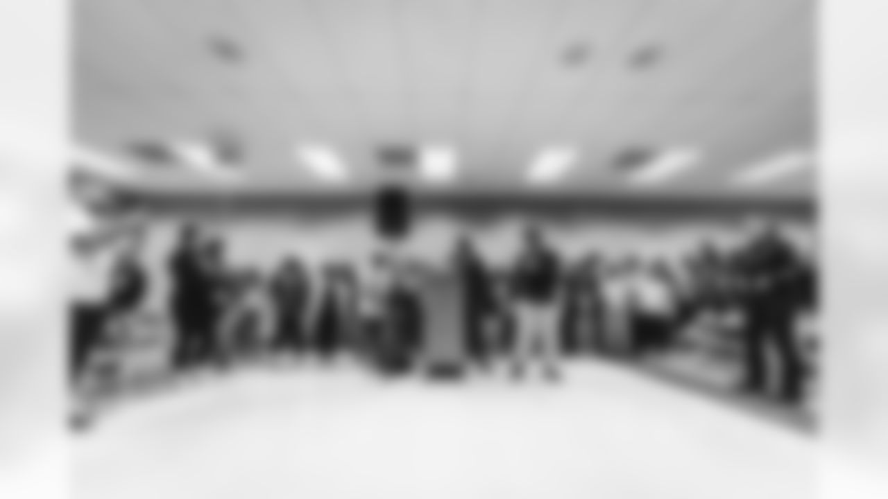 E_251118_KyrenWilliams_NELincoln_Rams_Turkey_Distribution_AD_0119