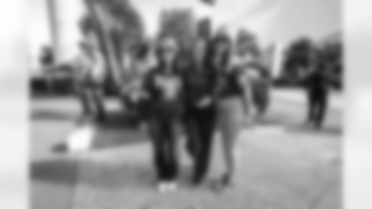 The Los Angeles Rams take on the Detroit Lions in week 15 of the 2025 NFL regular season.