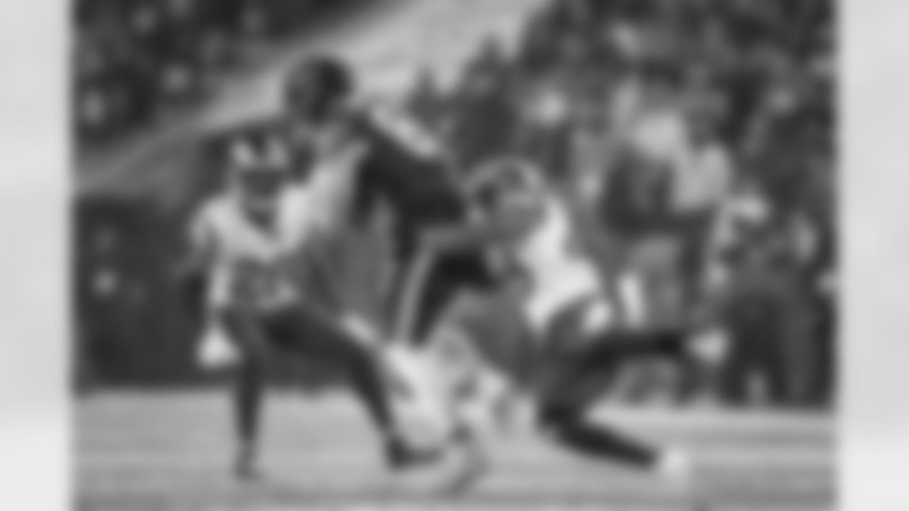 The Los Angeles Rams take on the Chicago Bears in the divisional round of the 2025 NFL post season.